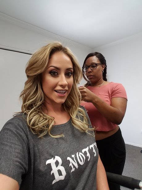 Eva Notty model adult pic