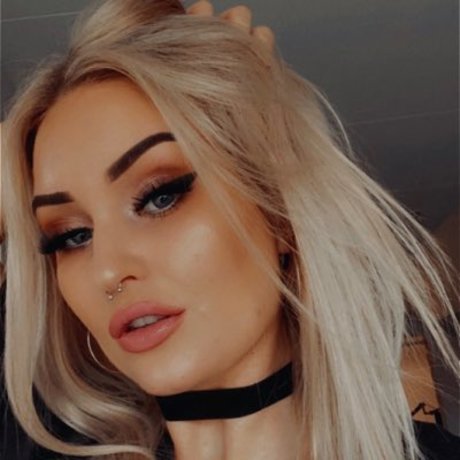 Scream Queen best star photo