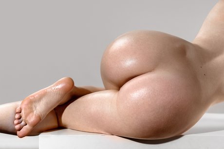 trimmed onlyfans top pic