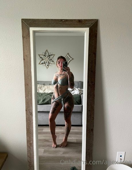 curvy shemale onlyfans sexy nude pics