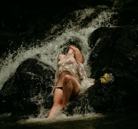 Snugglepunk model erotic photo