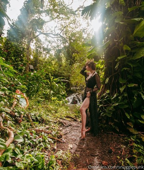 Snugglepunk pornstar erotic pictures