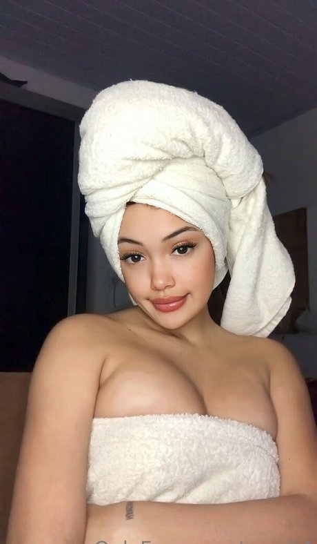 Camitor4 pretty actress photos