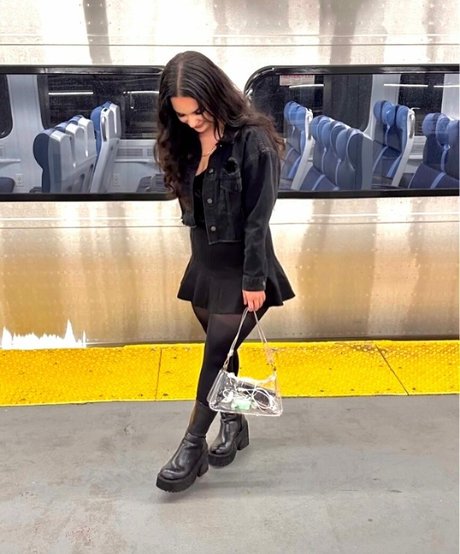 Obviously Queen model hd image