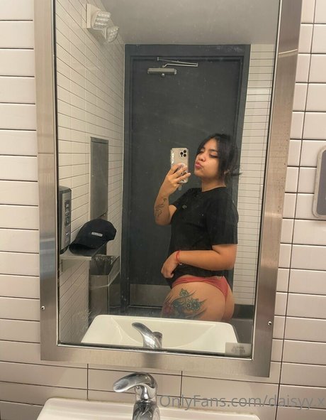 Daisyy x star sex gallery