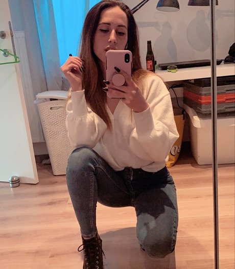 Aphroditeinink nude model pictures