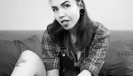 Chloe Ventura star sexy photo