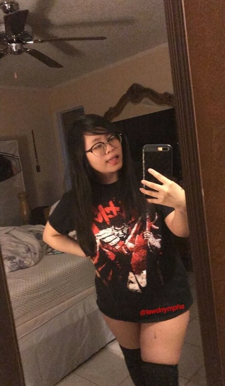 Lewdnympha model sex image