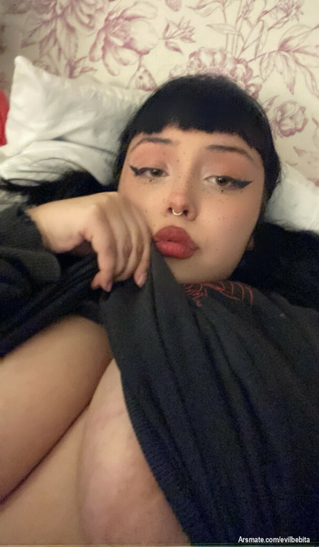 Evilbebita best actress photo