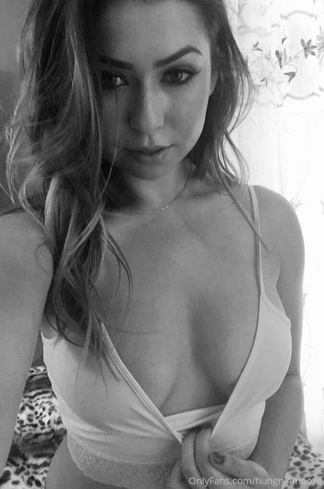 hungry4moore pornstar sexy pic