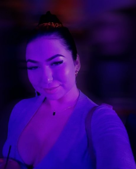 hungry4moore naked actress image