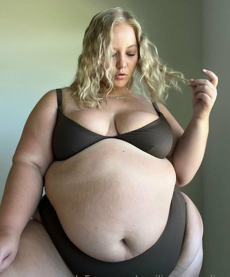 ceciliaxemilyclips naked model images