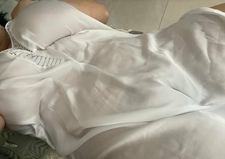 KimVelezOficial star nude photos