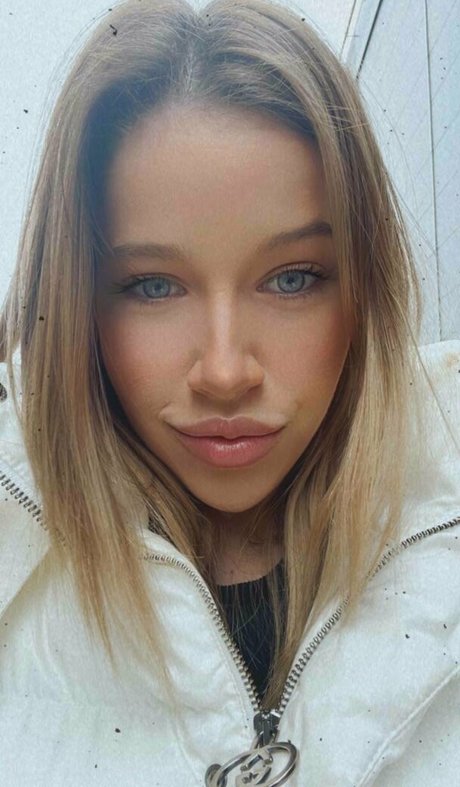 meelafree porn actress photo