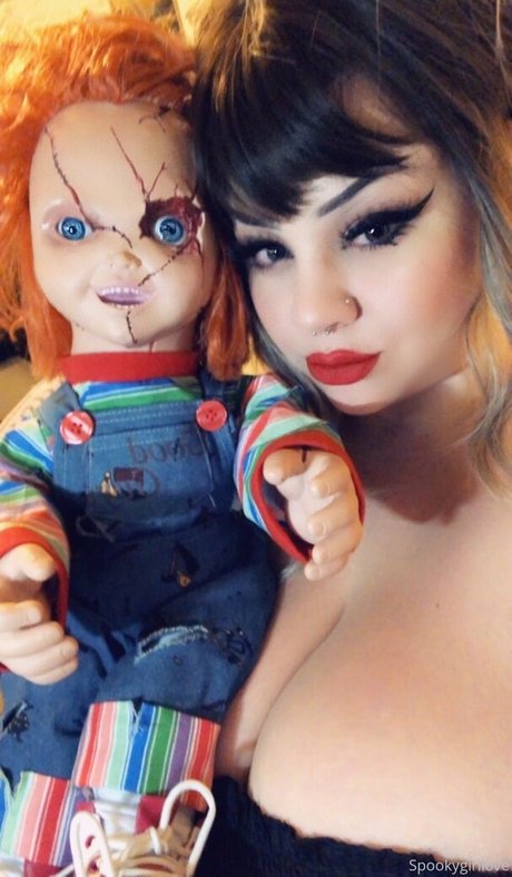 SpookyGirlLove top model image