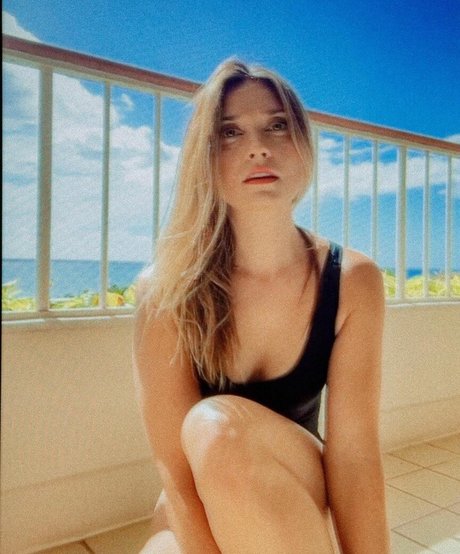 Spencer Grammer model nice pictures