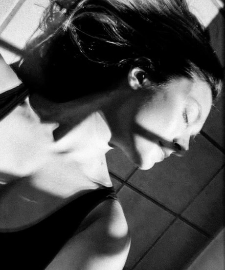 Spencer Grammer model naked img