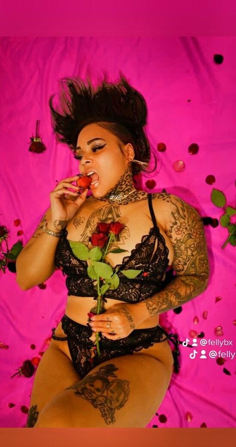 FellyBX pornstar free photos