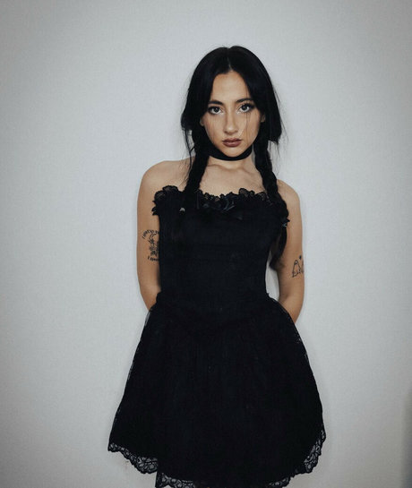 Devinevola free pornstar photos