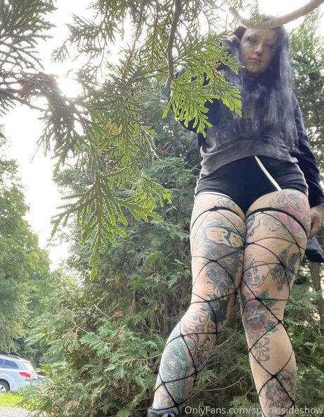 spookisideshow model hot archive