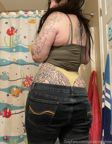 spookisideshow model sexy photos