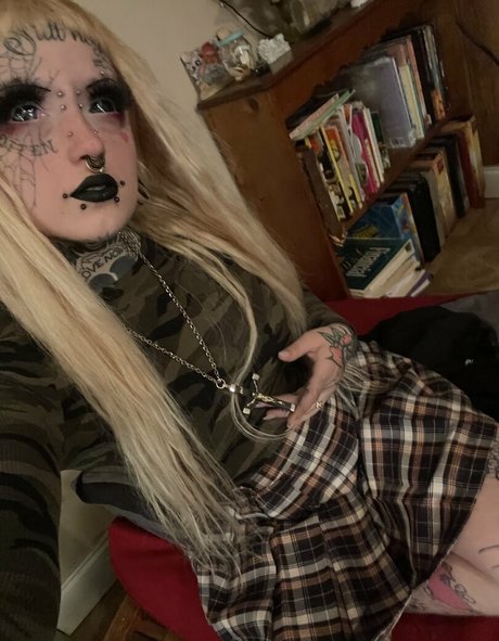 spookisideshow porn model pics