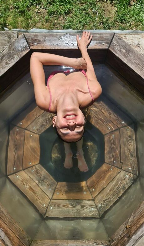 yladoyla star hot img