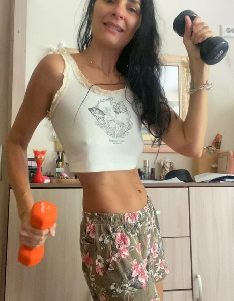 yladoyla pornstar sexy pics