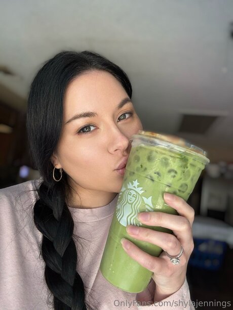 shylajennings pretty pornstar image