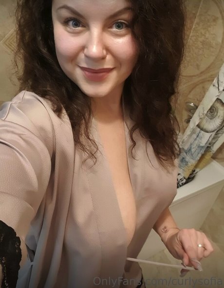 Sofia Curly pornstar top photos