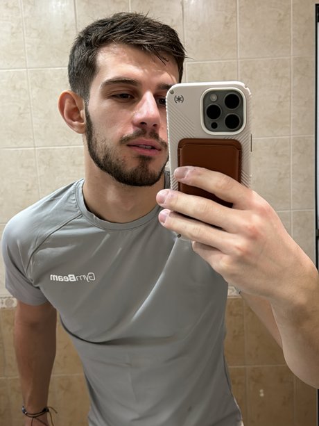 DaddyDragun beautiful model pic