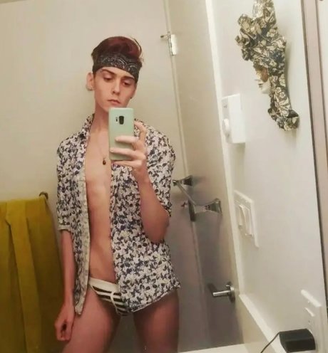 Lukas Quinn pornstar erotic gallery