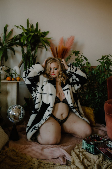 _444_ erotic pornstar picture