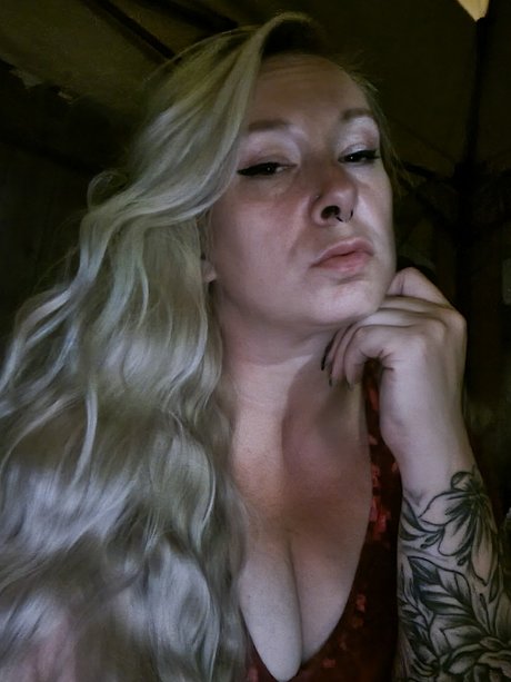 Moonbitxh hd model pic