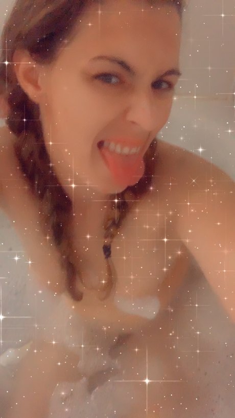 TaylorAmore naked model images