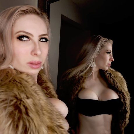 PinkPrincessZee FREE model porn images