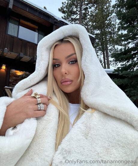 _tana mongeau pornstar photo