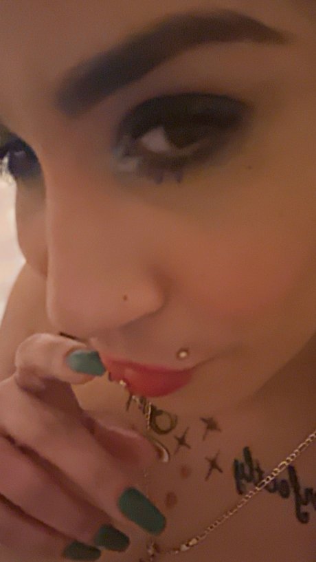 Sexylexy_ art model picture