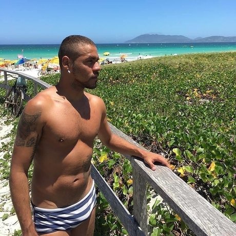 Luis Guilherme star free pic