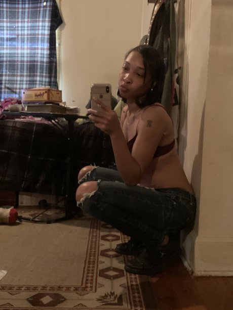 Sexiredluv pornstar exclusive images