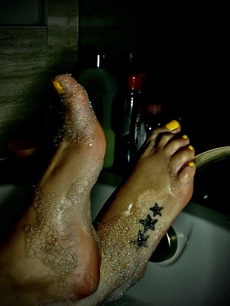 ClassiNSassi star nude images