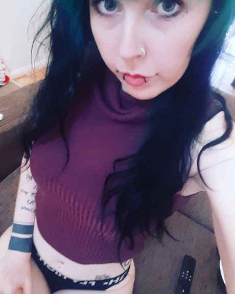 Ehvotic pornstar image