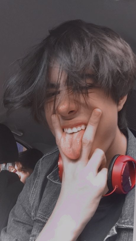 Santi Gomitas hd actress pics