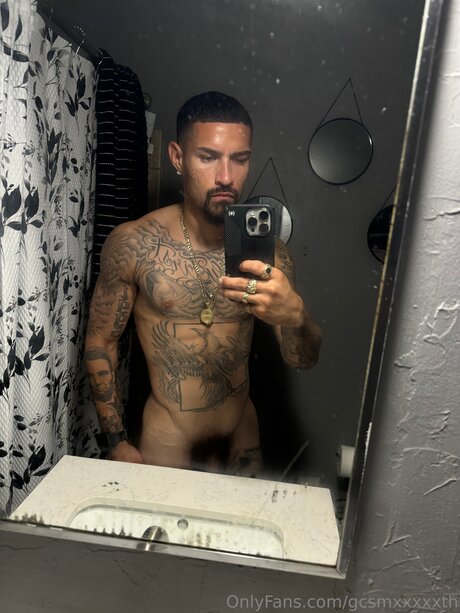 CASH star nude pictures