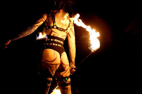 LolaRosa art actress photos