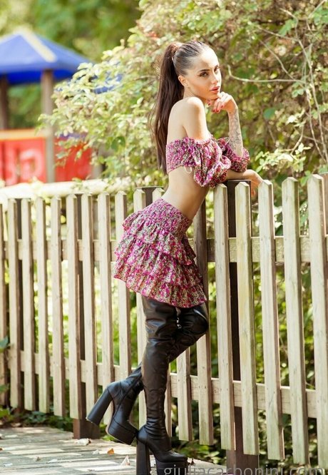 giulieeet top model photos