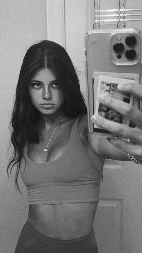 Kendeeznutz hd actress archive