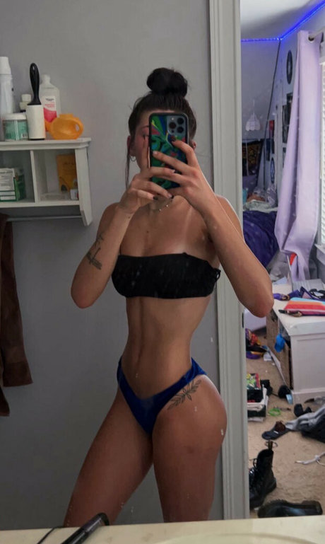 Kendeeznutz profile pic