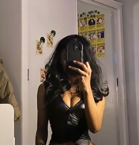 oil7ll sexy actress photos