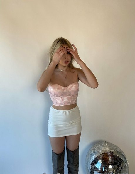 brandibaby18 star hot picture